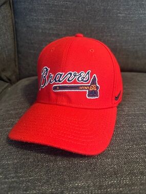 Nike Red Atlanta Braves Logo Cap Flex Fit